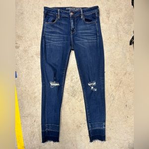 Skinny ripped American Eagle jeggings👖